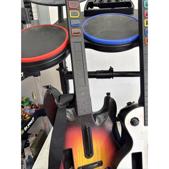 Guitar Hero Nintendo Wii World Tour Bundle - Drum, 2 Guitars No Pedal Untested - Picture 3 of 14